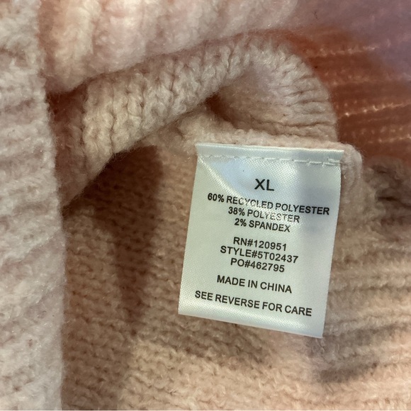 Samsung Device with White and Silver Accents - Picture 9 of 10